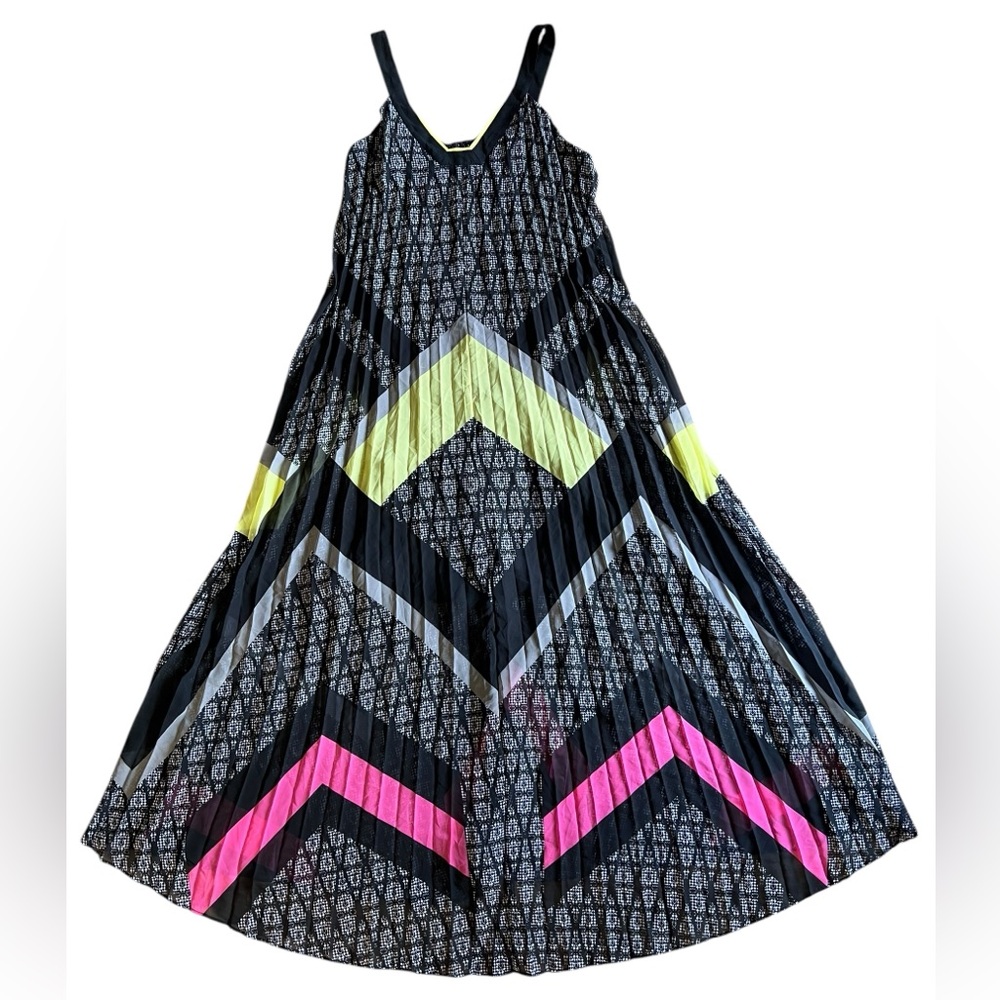 LANE BRYANT Pleated Flowy Maxi Dress Geometric Colorful Sz 14/16 Lined Chevron